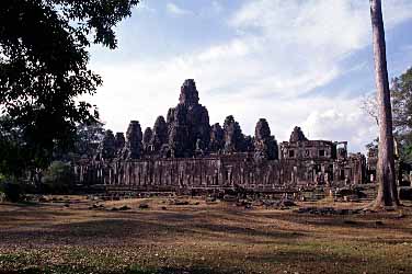 Bayon, Cambodia, Jacek Piwowarczyk, 2000