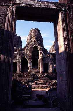 Bayon, Cambodia, Jacek Piwowarczyk, 2000