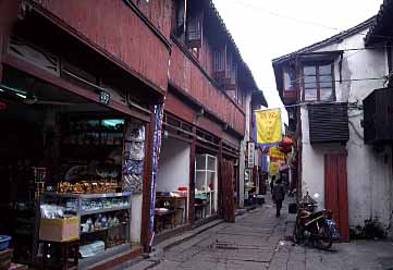 Zhu Jia Jiao, Shanghai environs, China, Jacek Piwowarczyk, 2002