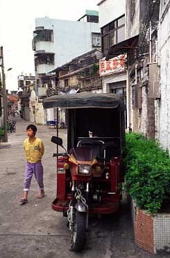 Zhongsan, Guangzdong, China, Jacek Piwowarczyk, 2004