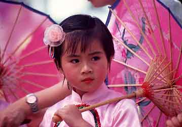 CHEUNG CHAU BUN FESTIVAL 2001