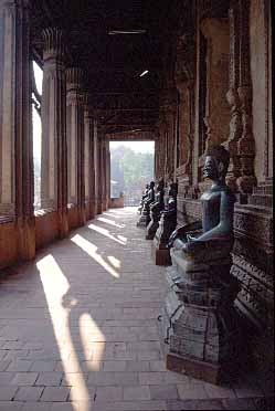 Vientiane, Wat Phra Kaew, Laos,  Jacek Piwowarczyk, 2000