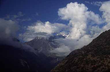 Tholo Syabru, Nepal. Jacek Piwoworczyk, 200