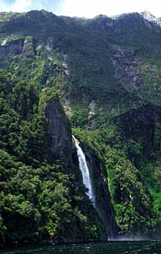Milford Sound, New Zealand, Jacek Piwowarczyk, 2002