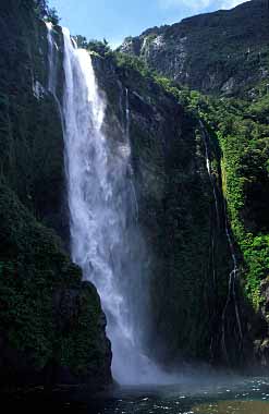 Milford Sound, New Zealand, Jacek Piwowarczyk, 2002