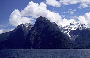 Milford Sound, New Zealand, Jacek Piwowarczyk, 2002