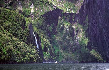 Milford Sound, New Zealand, Jacek Piwowarczyk, 2002