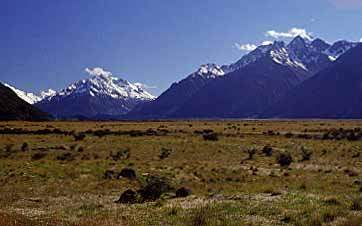 Mt. Cook Road, New Zealand, Jacek Piwowarczyk, 2002