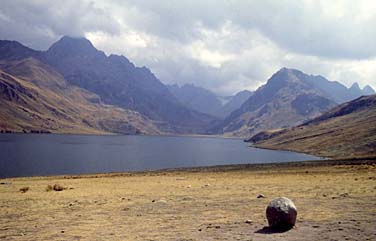 Road to Chavin de Huantar, Peru, Jacek Piwowarczyk, 1998