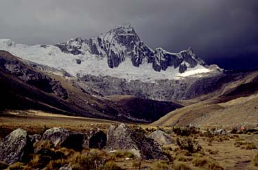 Santa Cruz Valley, Cordillera Blanca, Peru, Jacek Piwowarczyk, 1998