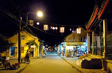 HOI AN AT NIGHT