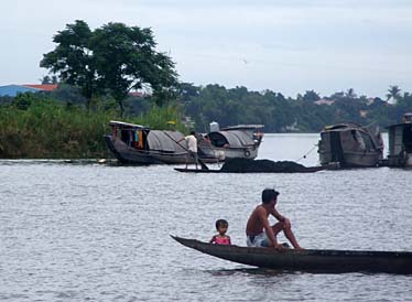 Hue, Parfume River, Vietnam, Jacek Piwowarczyk, 2009