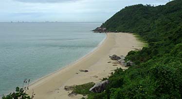 Hue to Da Nang, Vietnam, Jacek Piwowarczyk, 2009