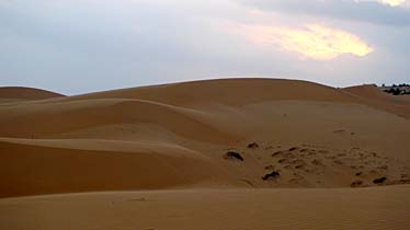 Red Sand Dunes, Mui Ne, Vietnam, Jacek Piwowarczyk, 2009