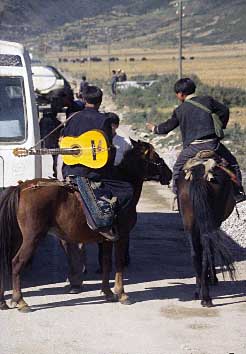Road to Jiuzhaigo, China, Jacek Piwowarczyk, 1995-97