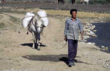 Road to Jiuzhaigo, China, Jacek Piwowarczyk, 1995-97