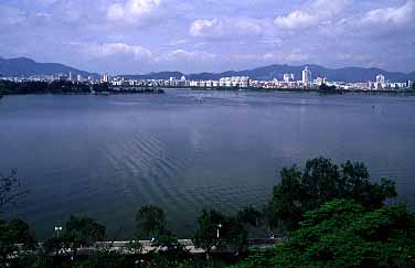 Zhaoqing, China, Jacek Piwowarczyk, 2002