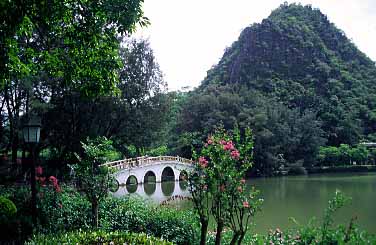 Zhaoqing, China, Jacek Piwowarczyk, 2002