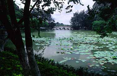 Zhaoqing, China, Jacek Piwowarczyk, 2002