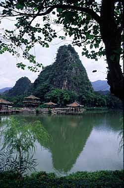 Zhaoqing, China, Jacek Piwowarczyk, 2002