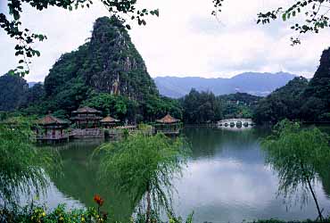 Zhaoqing, China, Jacek Piwowarczyk, 2002