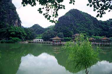 Zhaoqing, China, Jacek Piwowarczyk, 2002