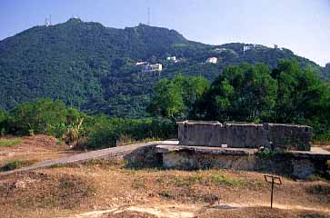VICTORIA PEAK TO POKFULAM TRAIL 