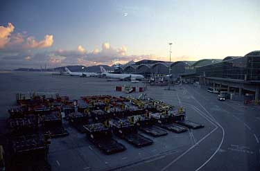 Chek Lap Kok, Hong Kong, China, Jacek Piwowarczyk, 2003