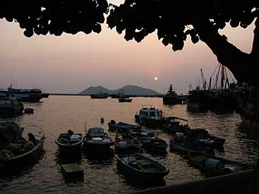 CHEUNG CHAU ISLAND 2004