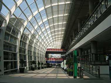 Chek Lap Kok, Hong Kong, China, Jacek Piwowarczyk, 2004