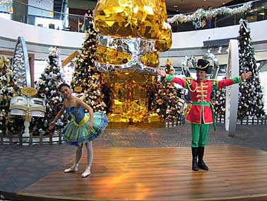 IFC, Hong Kong, China, Jacek Piwowarczyk 2004