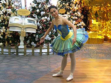 IFC, Hong Kong, China, Jacek Piwowarczyk 2004