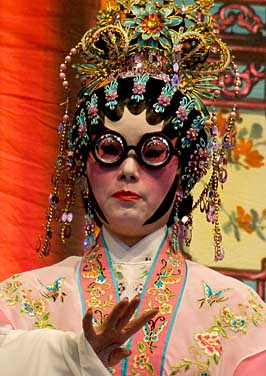 Cantonese Opera, Tai O, Hong Kong, China, Jacek Piwowarczyk, 2006