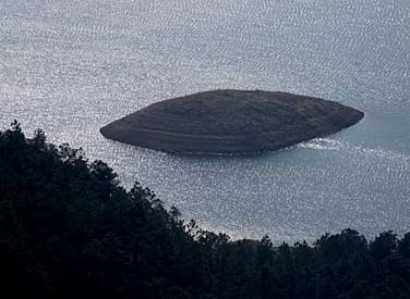 Ngong Ping to Shek Pik Reservoir Trail, Lantau Island, Hong Kong, China, Jacek Piwowarczyk, 2007