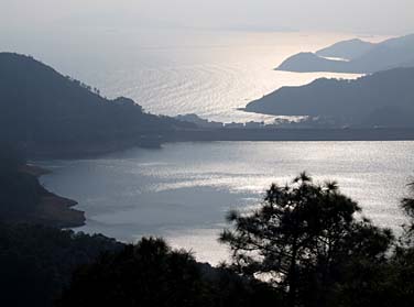 Ngong Ping to Shek Pik Reservoir Trail, Lantau Island, Hong Kong, China, Jacek Piwowarczyk, 2007