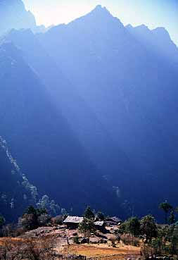 Gunsa Valley, Nepal, Jacek Piwowarczyk, 2000